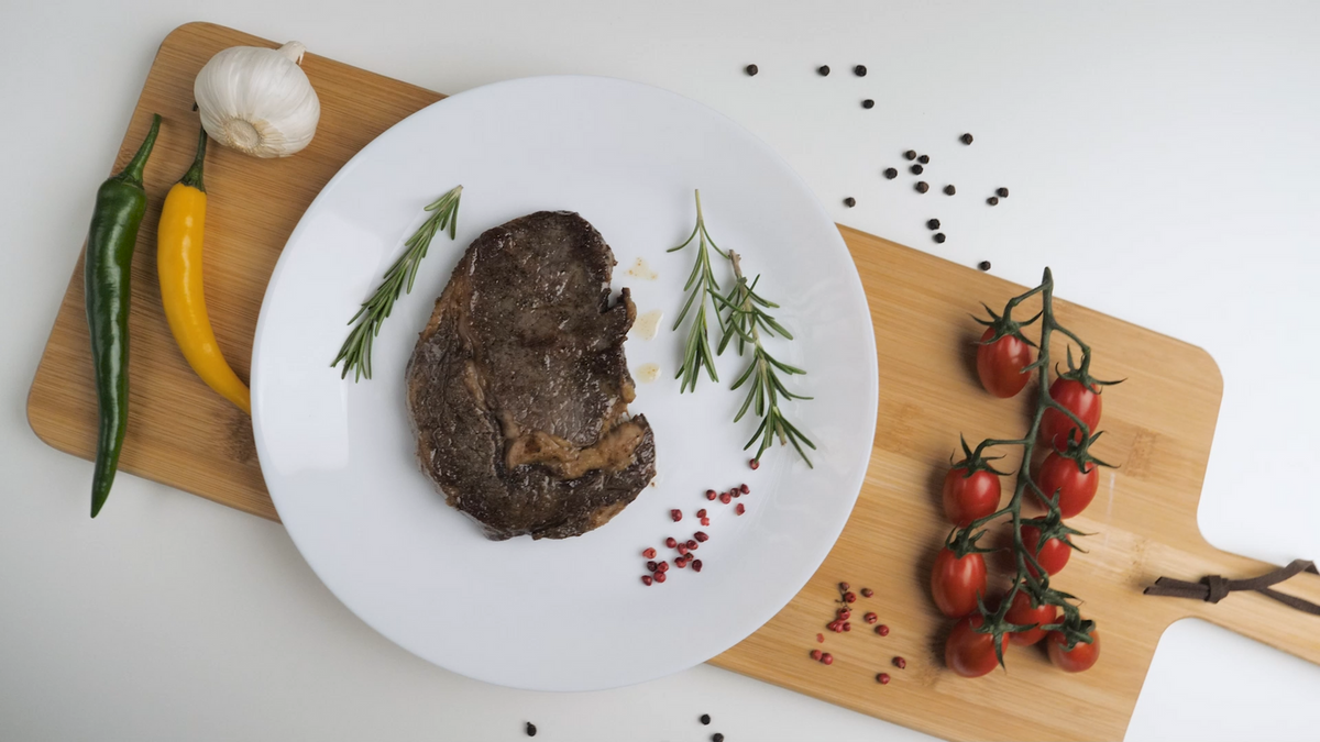 Kuinka paistaa ribeye-pihvi ONYX Cookwaren paistinpannulla